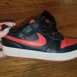 Nike Court Borough Low 2 size 2Y